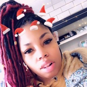 Meet your Posher, Nikeisha